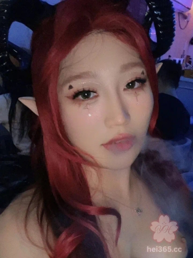 上海浦东大奶尤物骚母狗 张慧莲 喜欢裸聊和穿情趣衣 后入爆操私拍流出 大胆行径令人咋舌 3