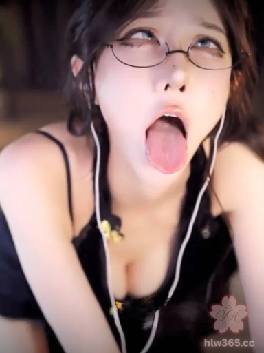 asmr知名主播张爱玲粉丝定制福利视频 剧情演绎风骚老板娘给老顾客做特殊服务 3