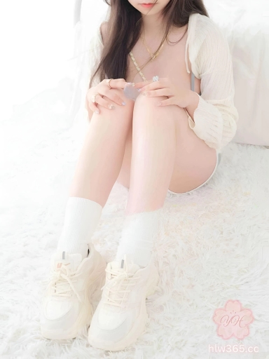 网友求瓜，福利姬奶昔居家自拍，清纯美少女的白虎美鲍自慰，尚未开发的粉穴尽显诱惑！ 1