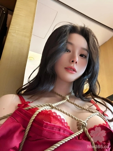 高颜值 IG 极品网红 小逗逗 大尺度作品 公司洗手间发骚 黑色蕾丝情趣套装 胸型真好看！ 3