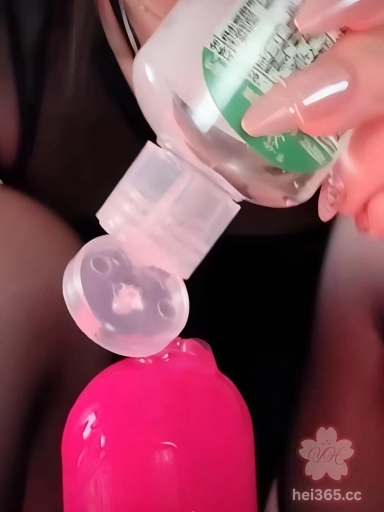晚安yoyo性感黑丝舔耳ASMR 成熟御姐调教榨精剧情视频流出 火辣私密表演引爆直播间！ 3