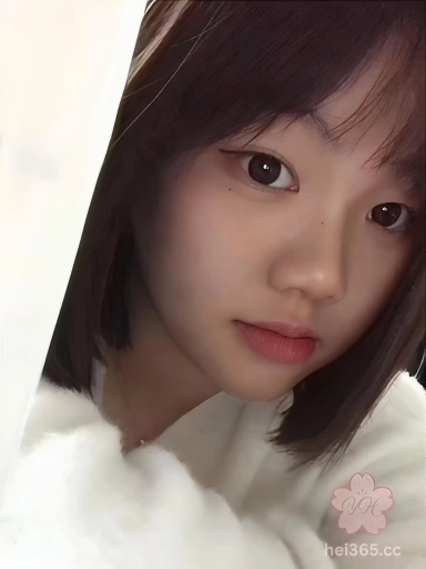 短发学生妹 表面清纯可爱的少女 私下却是个不折不扣的骚货！骚穴喷出的汁液闪着诱人光泽 1