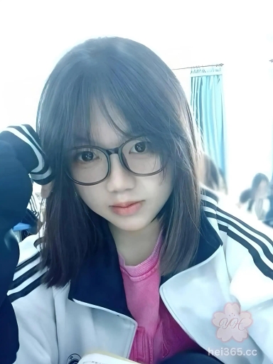 短发学生妹 表面清纯可爱的少女 私下却是个不折不扣的骚货！骚穴喷出的汁液闪着诱人光泽 2