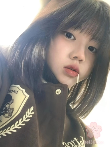 短发学生妹 表面清纯可爱的少女 私下却是个不折不扣的骚货！骚穴喷出的汁液闪着诱人光泽 3