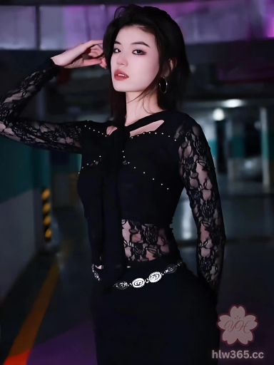 抖音13万粉性感网红 不想早起的崽崽 足控调教定制私拍福利视频📣找片不易，传片更难！点点赞给点更新的动力😘 3