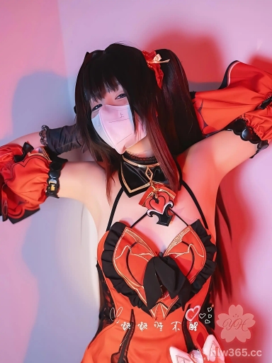 萝莉美少女cos花火福利新作 懒懒睡不醒 楼梯脱衣全裸自慰 水晶肉棒深入浅出 白浆四溢色气满满 2