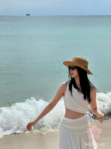 浙江义乌00后清纯美女 李丹 激情啪啪视频被男友泄密 口交技术超绝 黑丝诱惑后入爆操 反差至极！ 1