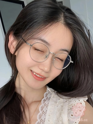 上海浦东眼镜反差婊 刘安娜 和男友共同合作拍摄4k高清淫荡视频勾引单男！ 3