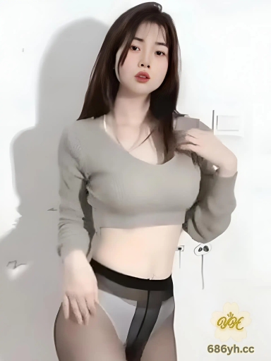 辽宁李阳一精神小妹吸毒后酒店3P视频流出，震惊网络。她胸口刺青贴纸揉捏自慰! 1