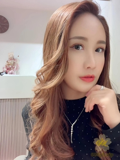 约炮大神约操IG32万粉丝巨乳女网红 酒店激情无套做爱 女主口技超好 最后还被大神内射了 3