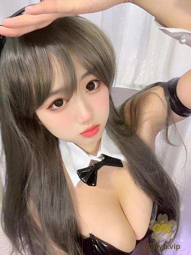 B站巨乳主播 一颗熊子 核弹级巨乳微胖天花板 舰长提督福利视频 奶子都快甩出屏幕了！ 1