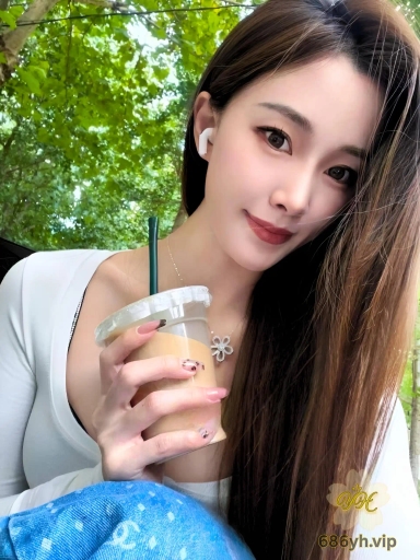 网友自曝南通崇川区尊龙KTV 3000元包夜极品御姐陪酒女 美乳翘臀口交骑乘体验感拉满 2