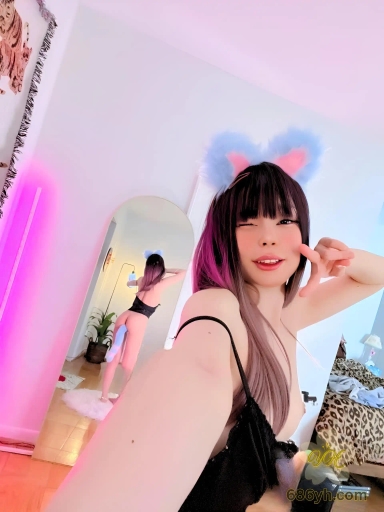 AmaiMaiOfficia双马尾精神小妹白虎骚穴肥臀小母狗福利姬视频 白虎肥臀假阳具自慰肛塞近拍！ 3