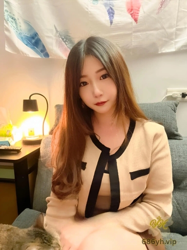 台湾反差母狗 肉包大魔王 大尺度不雅视频曝光 疯狂展示白嫩巨乳 揉胸摸逼简直反差爆表! 1