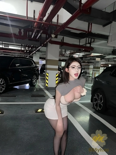 推特高颜值女神【Uubb/瑜宝】接受金主停车场定制露出～丰满的身材可谓是超越了一众的明星！ 2