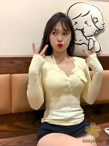 亲爹看黄片上瘾 肉棒冲开花季女儿的处女之地 自家肉便器怼脸口爆 3
