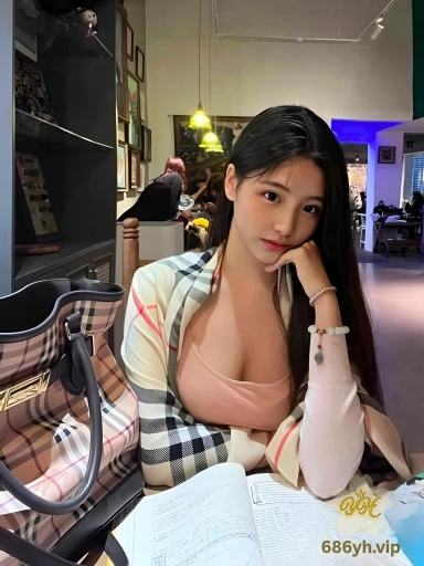 南京邮电大学 王筱 在校大三极品校花女神与游戏网恋好友奔现 在家里按在沙发上后入内射！ 2