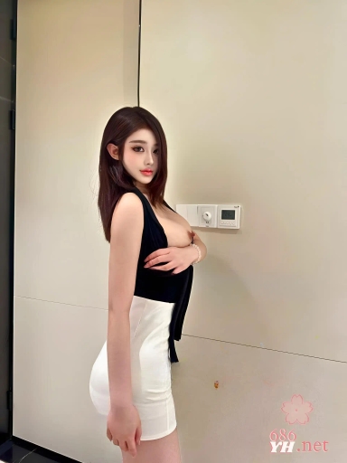 推特反差母狗 瑜宝 献出最新资源 颜值身材直接拉满 行走的荷尔蒙！ 1