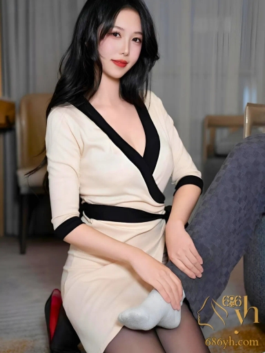 御姐气质的高颜值模特 利世 化身上门技师 为瓜友带来白色蕾丝内衣配黑丝袜的性感写真秀！ 1
