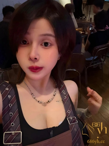 推特女神级宝藏博主 chunai0811 福利私拍 海底捞厕所露出肥臀 情趣装骑乘激情交合！ 3