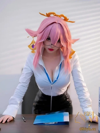 高颜值极品Coser 邦尼 职业装面试裹着黑丝高跟 散发禁忌魅力 3
