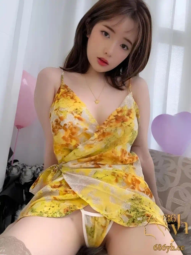 微密圈女神雯妹不讲道理 身材性感的极品美女 穿上情趣制服依旧稚嫩 福利视频合集一次看个爽 1