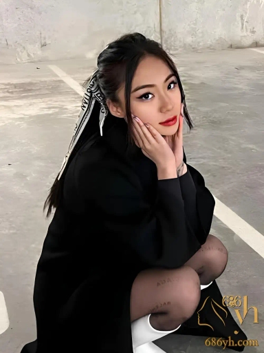 加拿大温哥华华裔博主 Jessica Liu 与男友做爱视频曝光 搞艺术的她 背后还纹了条龙 1