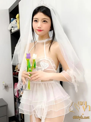 【推特 喵四】剧情露脸紫薇+露点婚纱剧情紫薇 你们要的穿着婚纱的萝莉来了 3