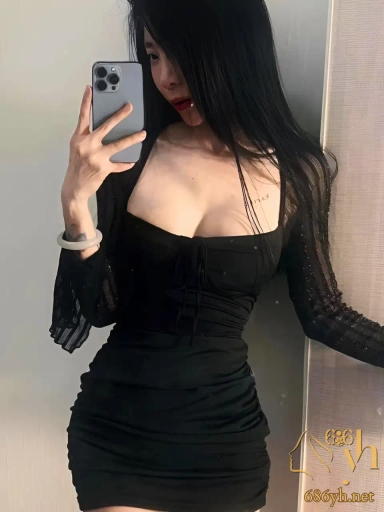 河南新乡人妻 畅子灵 和老公吵架约炮LOL网友 大奶粉逼户外露出 后入肥臀抠逼喷水 御姐变骚母狗！ 2