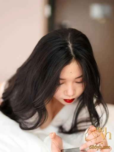 超美清纯御姐拍完照发骚求中出 掀起裙子露出翘臀等干 被摄影师用肉棒蹭穴内射 粉嫩美穴极致诱惑 1