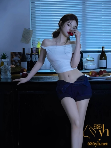 黑白配系列大合集视频 顶级媚黑婊们 被黑爹掐住脖子压在身下 当作飞机杯般疯狂蹂躏 叫床声十分惨烈 2