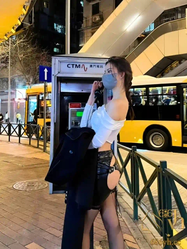 秀人网女神“阿朱”每天都在日常刺激拍摄视频遭流出，情趣皮衣样样都有！ 1