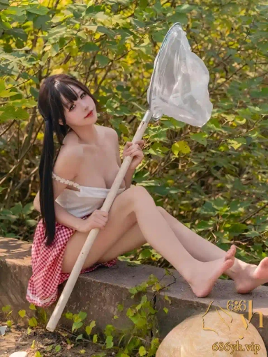 B站 咬一口兔娘 献出福利美作在稻草园内激情裸舞 奶子QQ弹弹属实靓丽！ 1