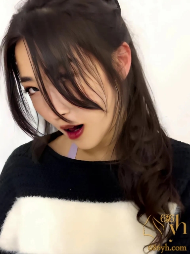 OnlyFans 日裔AV女郎 水川堇 最新性爱私拍 楼梯口扣穴自慰狂秀阿黑颜 被白人男友暴插猛干 1