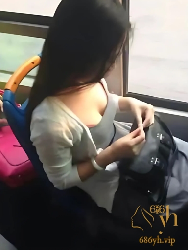 海角乱伦大神侄女小玲 带着亲侄女在外地过夜 侄女穿着战国服饰被我操 1