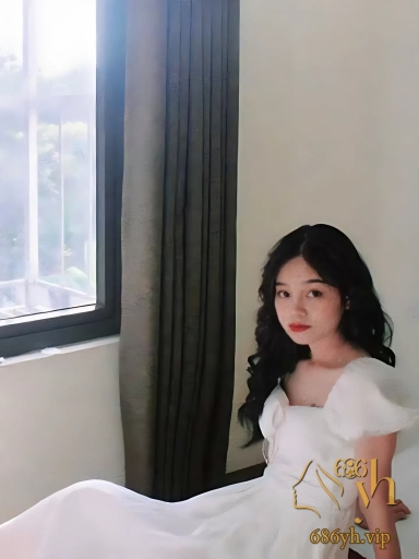 广西老表和越南媳妇激情自拍泄露 媳妇发现被拍娇羞打人 转头女上位狂扭骚逼 1