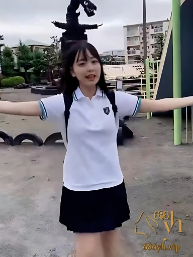 外网绝美小网红 知性仙女姐姐 被男友种满草莓掐脖猛操 一字马骚穴狂插到颤！ 3