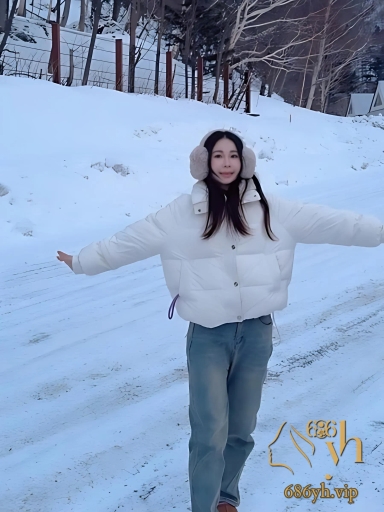 极品网红 funnyg 曾经下海自慰视频被扒出 道具夹奶跳蛋塞逼 果真是十个网红九个骚！ 3