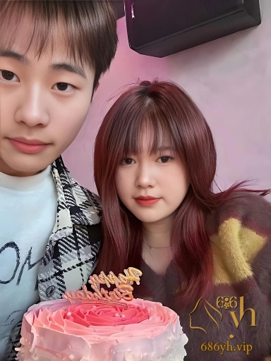湖北武汉小太妹 刘淼淼 情侣自拍 身穿古装跪舔肉棒 骑乘后入肥臀榨精 1