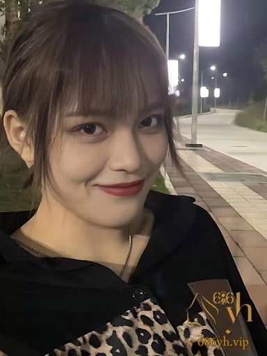 颜值女大 李欣欣 背着男友偷情 被操的胡言乱语 撅起肥臀抽插到高潮痉挛！ 1
