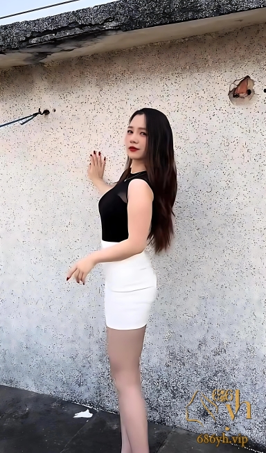 抖音网红熟女 大萍子 自慰合集 脸穴同框三点暴露 情趣装切换不断 淫韵撩人！ 3