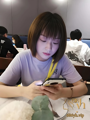吉林长春 眼镜婊 与男友性爱自拍 狗链锁脖跪地深喉 骑乘晃奶花招百出！ 3