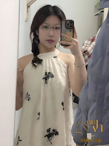 山东女老师私拍被曝 深喉舔屌口技高超 性感酮体被肆意玩弄 销魂淫叫蚀骨入心！ 2