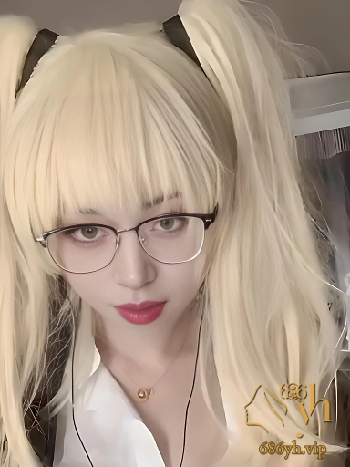 B站网红 灌注大白菜 舰长提督福利 扭腰摆臂狂舔话筒 淫骚身材直击心魂！ 3