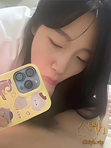 金华反差女友 张欣彤 姨妈期间帮男友解决欲望 跪舔肉棒各种姿势猛吸 浪到没边 3