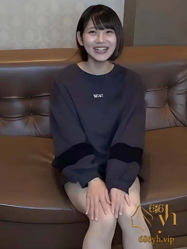 日本Fc2系列 素人美女下海泄欲 双膝跪地深喉舔鸡 玉躯被肉棒爆操彻底沉沦！ 1