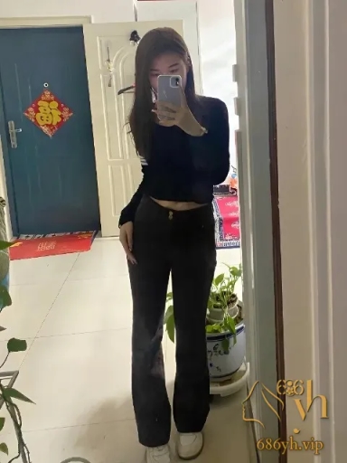 长沙清纯反差婊 董丽丽 被炮友无套猛插 穿黑丝迎合后入 浪叫销魂又淫荡！ 1