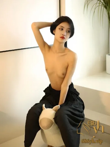 长沙艺校毕业女模 可咪 酒店大尺度写真 全裸出镜展示淫躯 特写粉穴全程无圣光！ 2