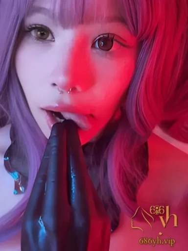 欧美白虎萝莉 DreamyMoo 化身小恶魔 硅胶手掌深探蜜穴 抽插搅动白浆横流 1
