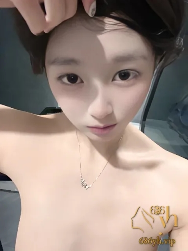 反差清纯嫩妹 私拍泄密 居家发骚全裸自拍给金主 双手揉胸狂秀曲线！ 1